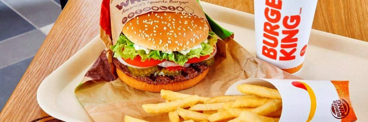 Rede de franquias de hamburguer lança música de autoria dos próprios atendentes