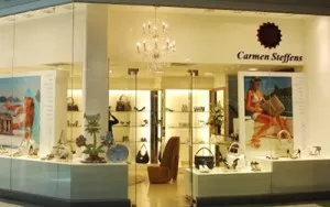 Carmen Steffens inaugura nova franquia