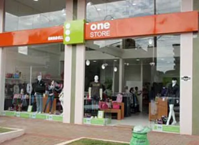 One Store antecipa meta anual e abre 50º unidade