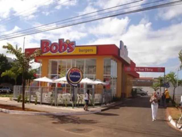 Em crescente expansão Bob’s inaugura mais cinco pontos-de-venda em SP