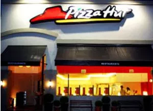 Pizza Hut completa 15 anos em Curitiba e se firma como mercado modelo da marca