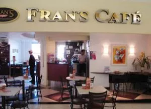 Rede de cafeteria Fran’s Café inaugura nova loja na cidade de Goiânia