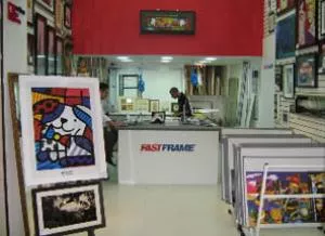 FastFrame/Moldura na Hora inaugura unidade em Perdizes, São Paulo