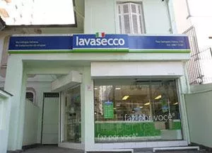 Lavasecco lança 120 mil cabides ecológicos