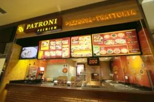 Patroni Pizza comemora a centésima franquia da rede