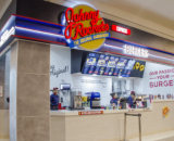 Johnny Rockets inaugura unidade express no Aeroporto Guarulhos