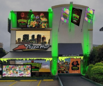 Pizza Hut monta loja temática em comemoração ao filme Tartarugas Ninja