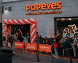 Campanha global do Popeyes fala das “loucuras” de quem é fã da rede