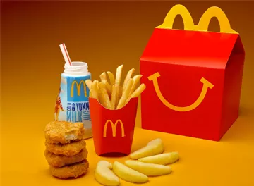 Rede de franquia McDonald’s promete reduzir calorias do McLanche Feliz