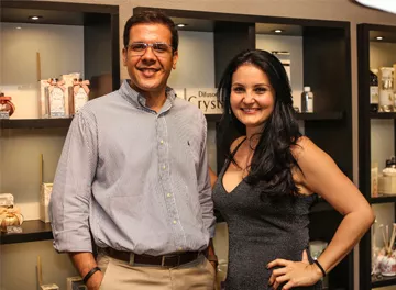 Jovens empreendedores faturam R$ 20 milhões com marca de perfumaria para casa