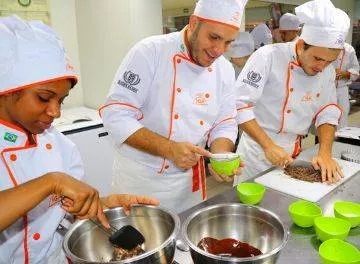 Rede de franquias de escolas de gastronomia planeja expansão nas regiões Norte e Nordeste