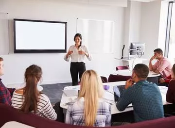 Acqio realiza evento com palestras sobre o setor financeiro para seus franqueados