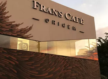 Para celebrar 50 anos da marca, Fran's Café inaugura loja conceito em São Paulo